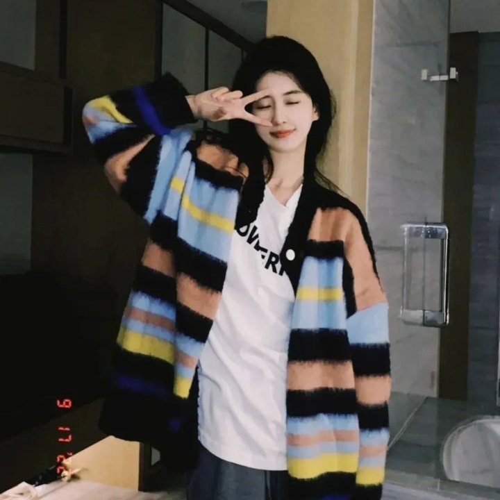 栋笃小天后 海报